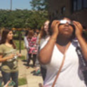 Meet your Posher, Nia